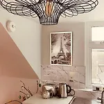 Paris Rooftop Studio At The Residence,