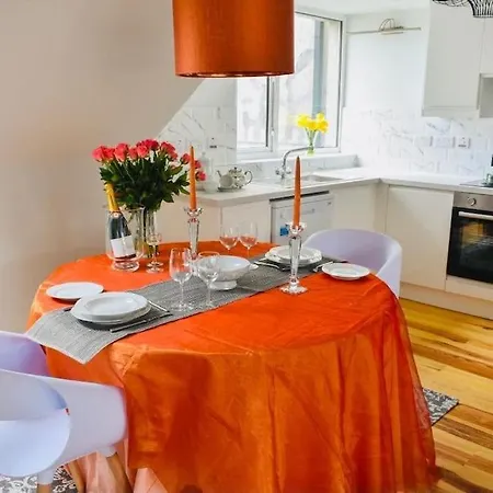 Apartmán Paris Rooftop Studio At The Residence, Bantry