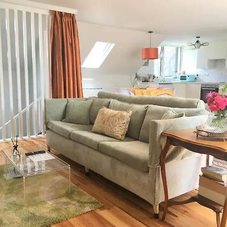 Paris Rooftop Studio At The Residence, Bantry