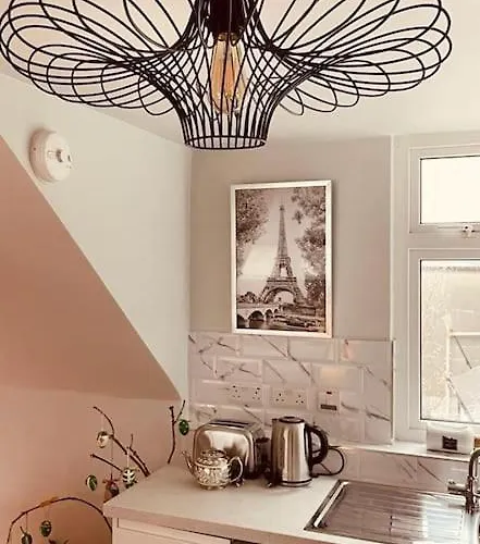 Paris Rooftop Studio At The Residence,